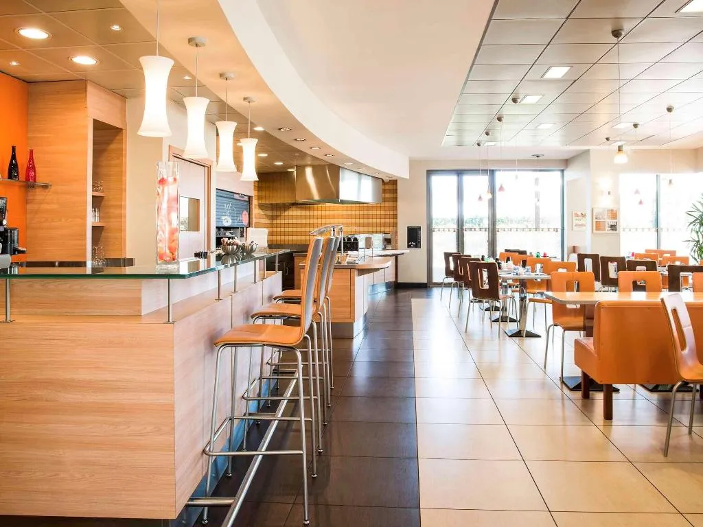 Bar, Ibis Como, Milan