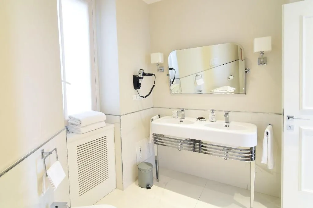 Room, Luxury Suite Milano Duomo, Milan