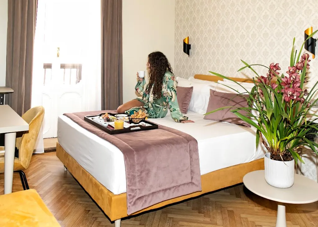 DOUBLE SINGLE USE CLASSIC Room, Caravita, Rome