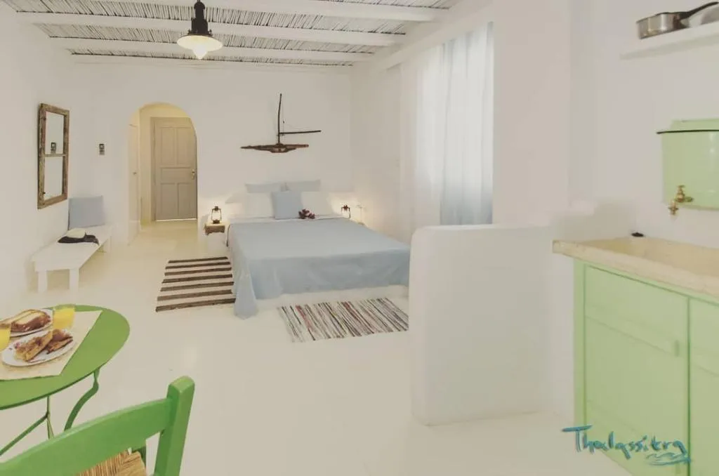 SUITE STANDARD Room, Thalassitra, Santorini