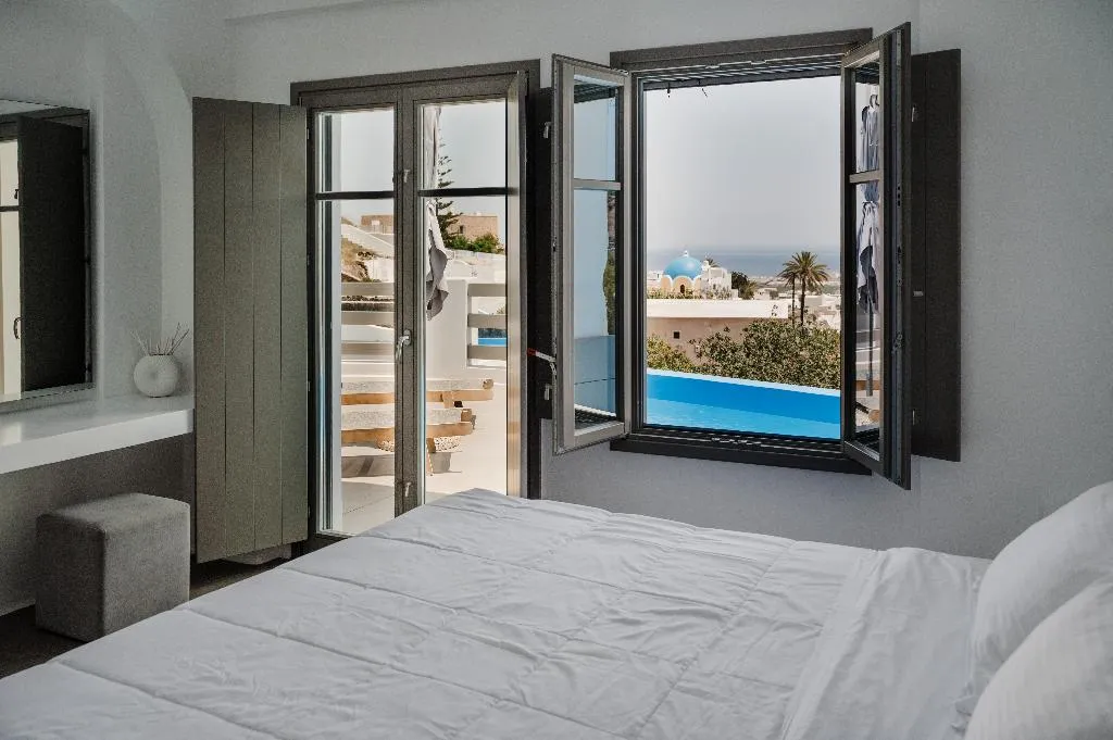 SUITE WITH PRIVATE POOL Room, Amphitrite Suites Santorini, Santorini