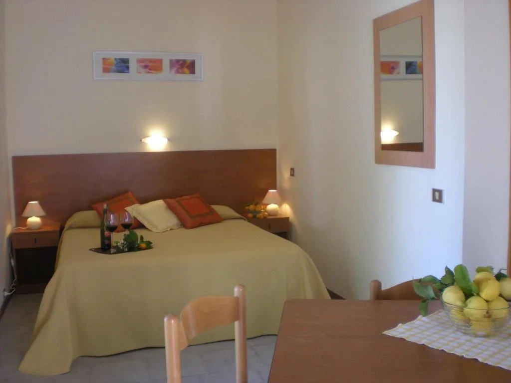 Room, Artemide, Catania