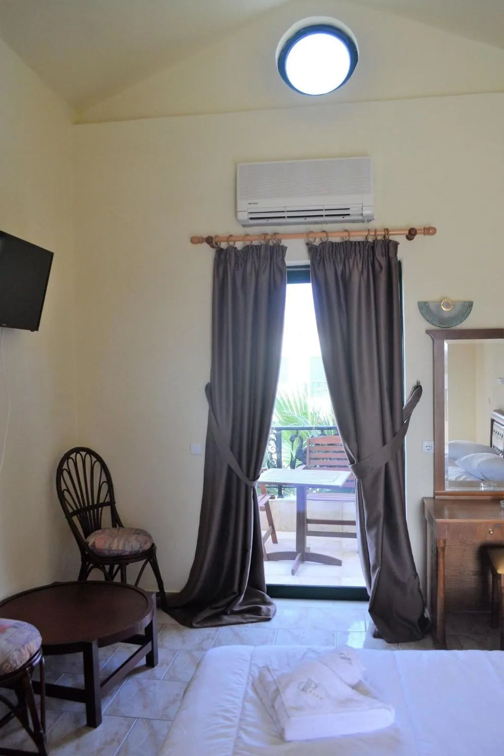 TRIPLE STANDARD Room, Diogenis Blue Palace, Crete