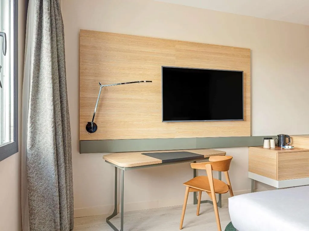 DOUBLE PREMIUM QUEEN BED Room, Novotel Madrid City Las Ventas, Madrid