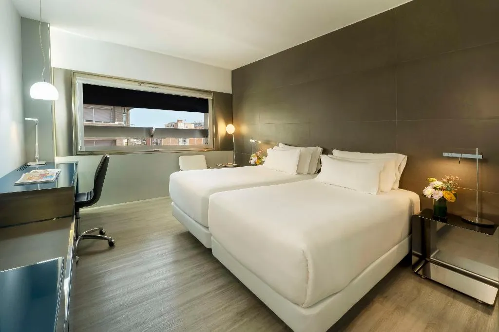 Room, NH Collection Barcelona Constanza, Barcelona