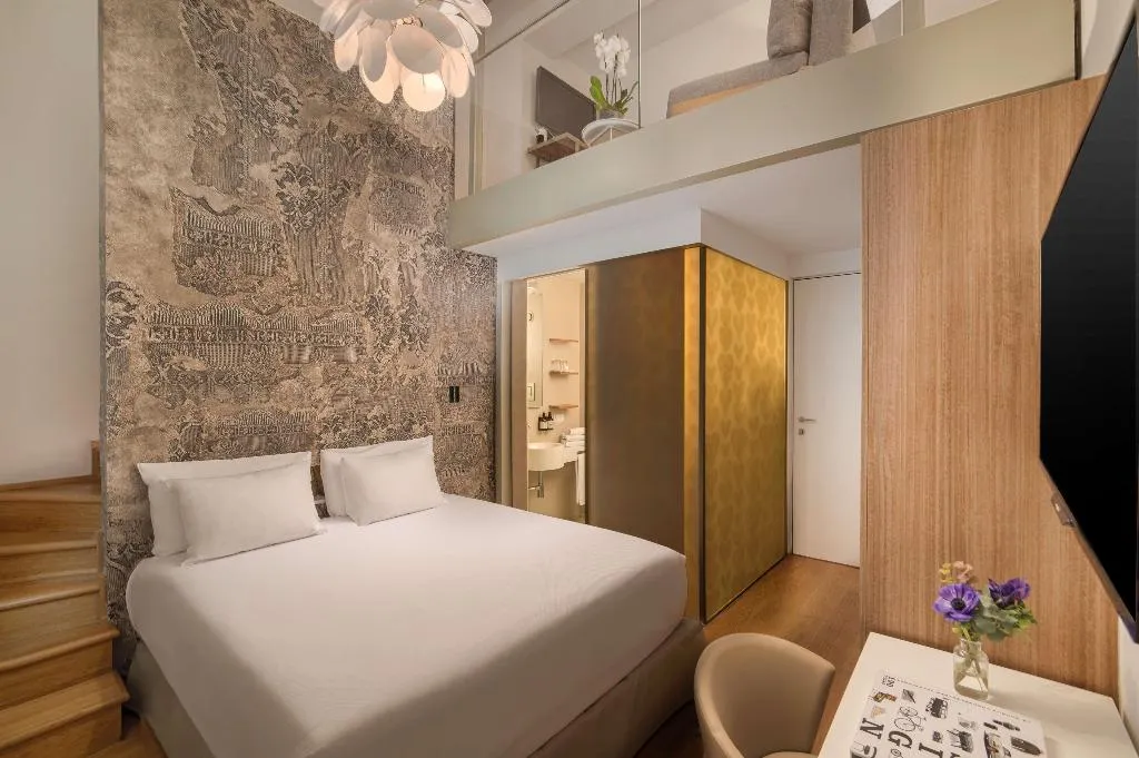 DOUBLE SUPERIOR Room, Avani Palazzo Moscova Milan Hotel, Milan