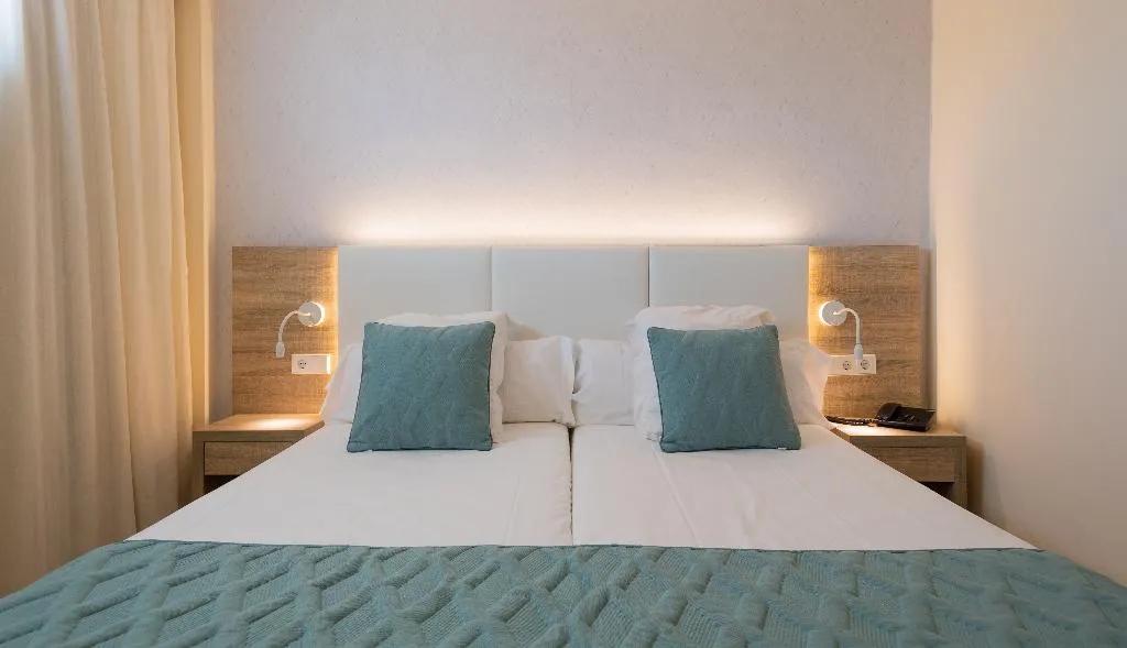 SUITE CAPACITY 4 Room, Leonardo Royal & Suites hotel Ibiza Santa Eulalia, Ibiza