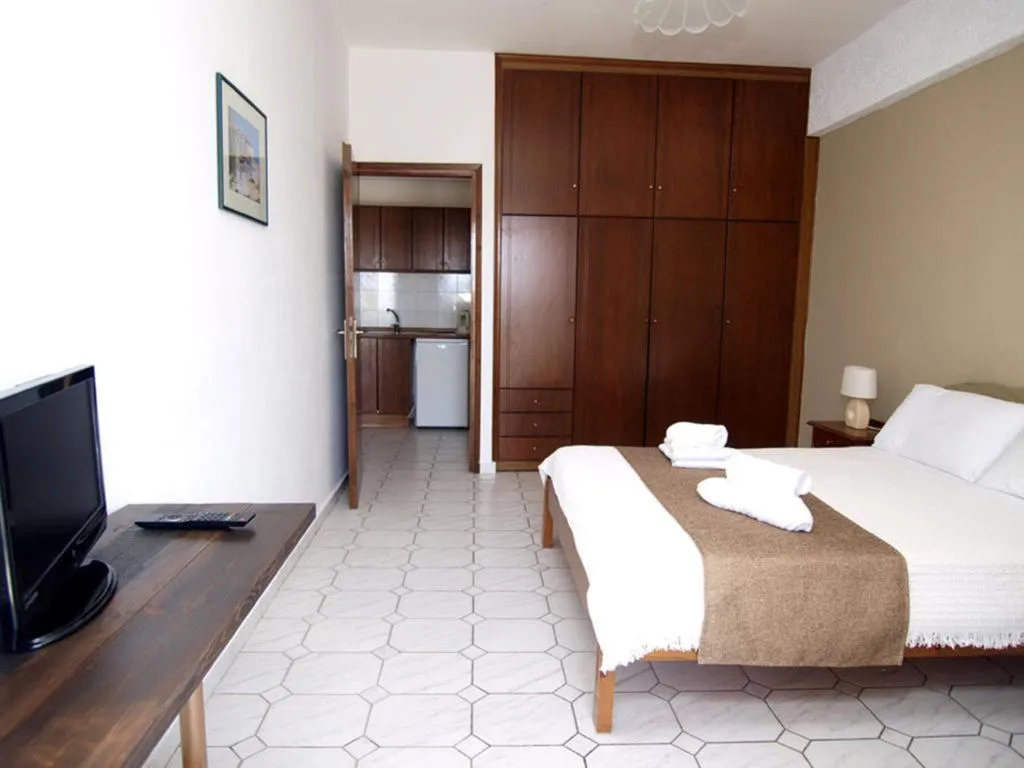 APARTMENT ONE BEDROOM Room, Kleopatra Traditional Hotel, Kalamata