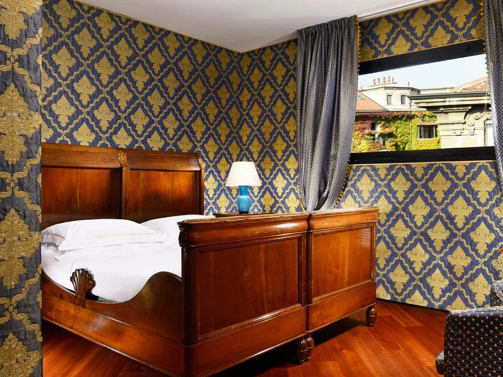 TRIPLE EXECUTIVE Room, Pierre Milano Hotel, Milan