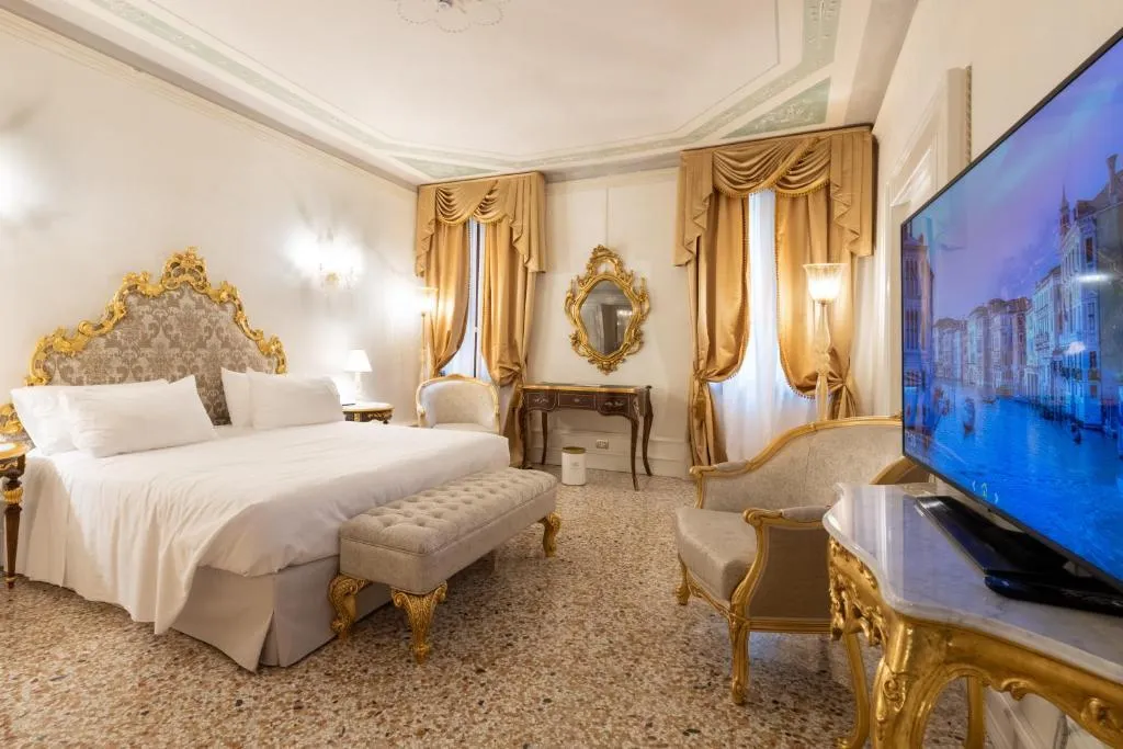 SUITE CLASSIC Room, Cà Bonfadini Historic Experience, Venice