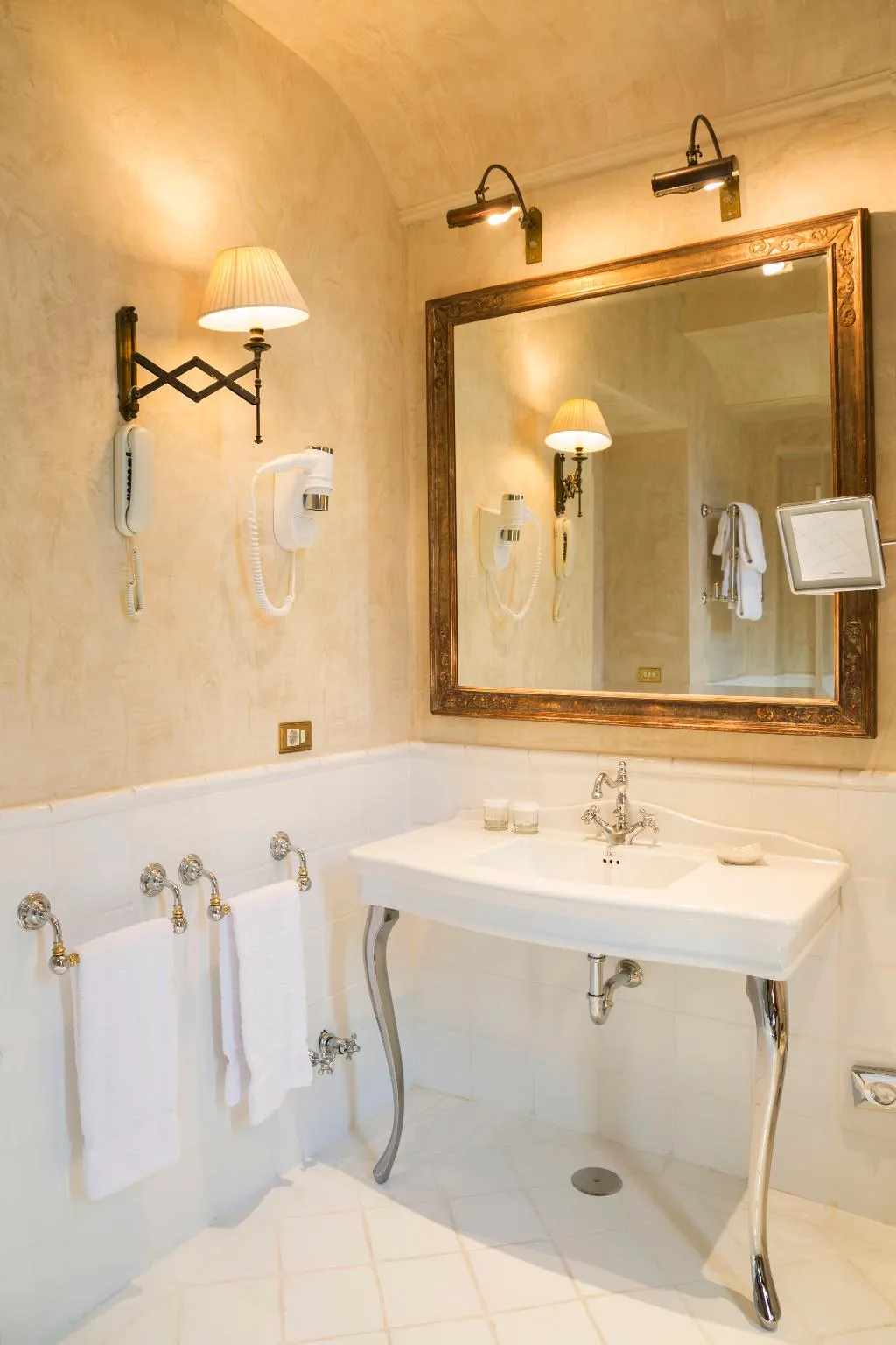 DOUBLE SINGLE USE DELUXE Room, Grand Hotel Baglioni, Florence