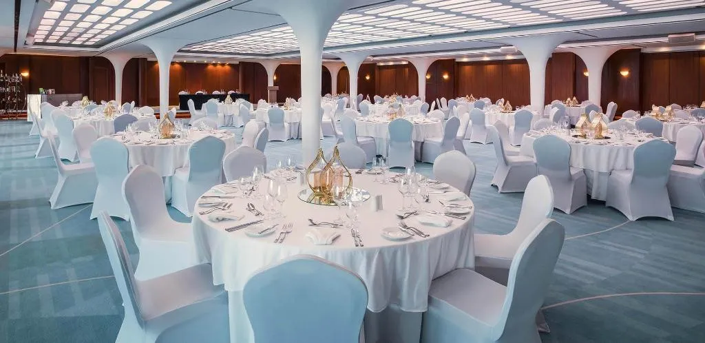 Conferences, Queen Elizabeth 2, Dubai