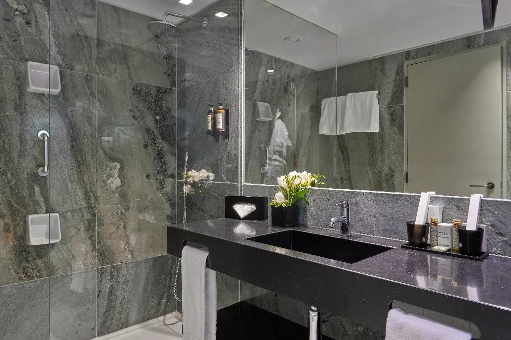 DOUBLE DELUXE KING BED Room, Altis Grand Hotel, Lisbon