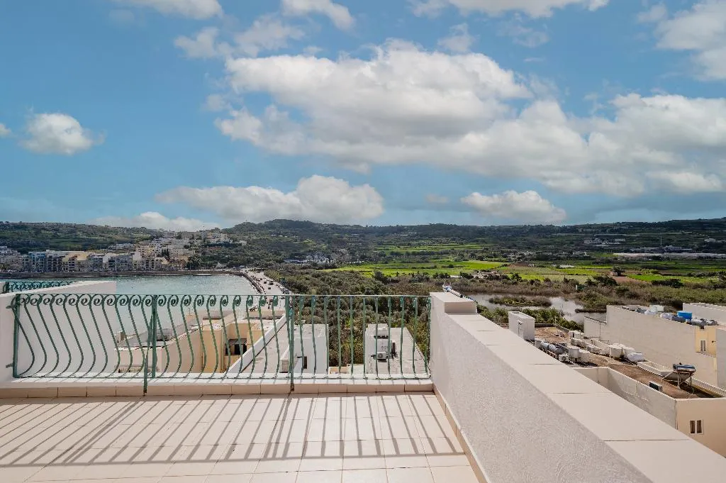APARTMENT PENTHOUSE Room, Xemxija Bay Hotel, Malta