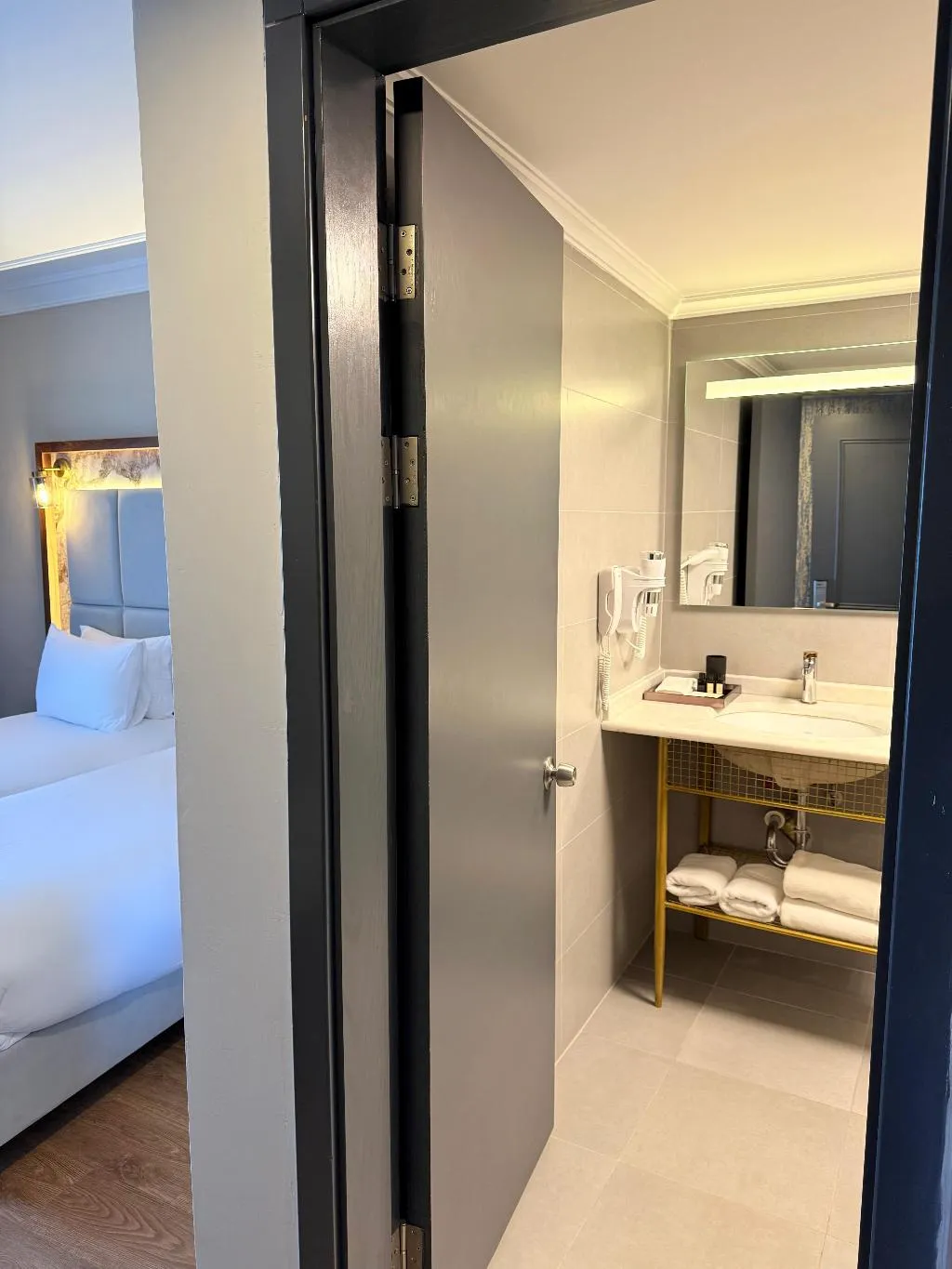 TWIN DELUXE TWO BEDS Room, The Yali Konak Hotel Izmir, Izmir