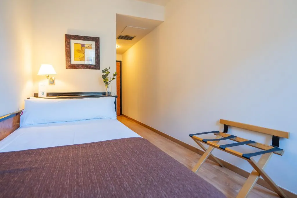 SINGLE STANDARD Room, Glories, Barcelona