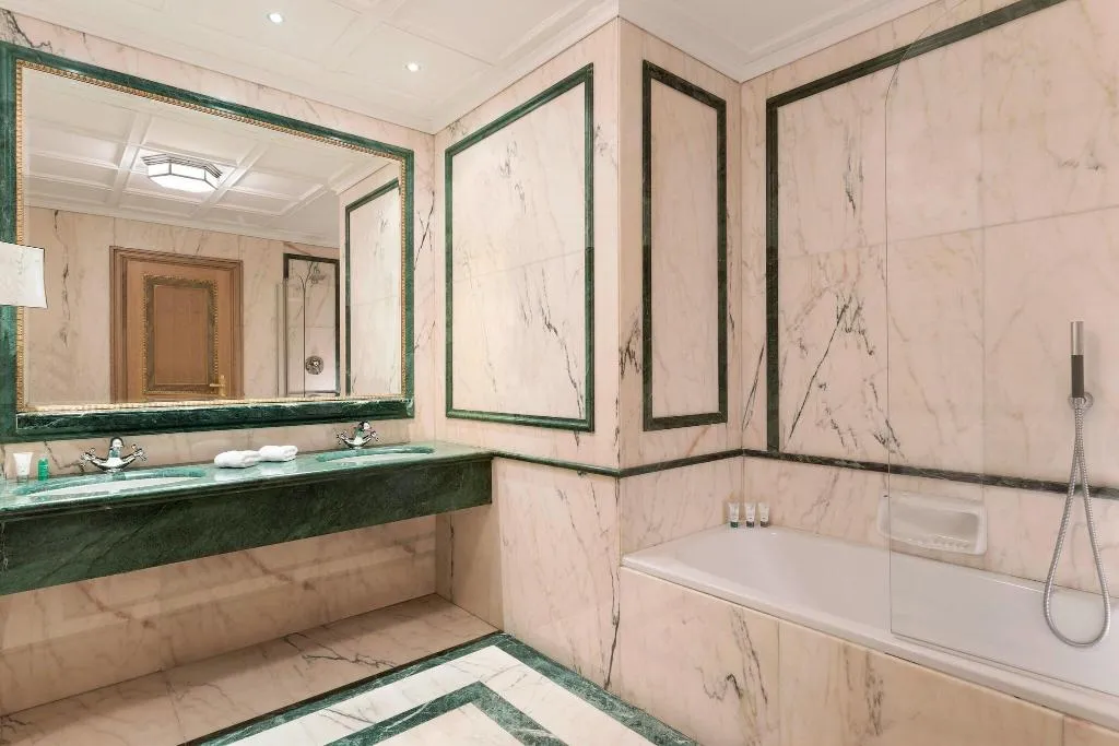 JUNIOR SUITE KING SIZE BED Room, The Westin Palace Milan, Milan