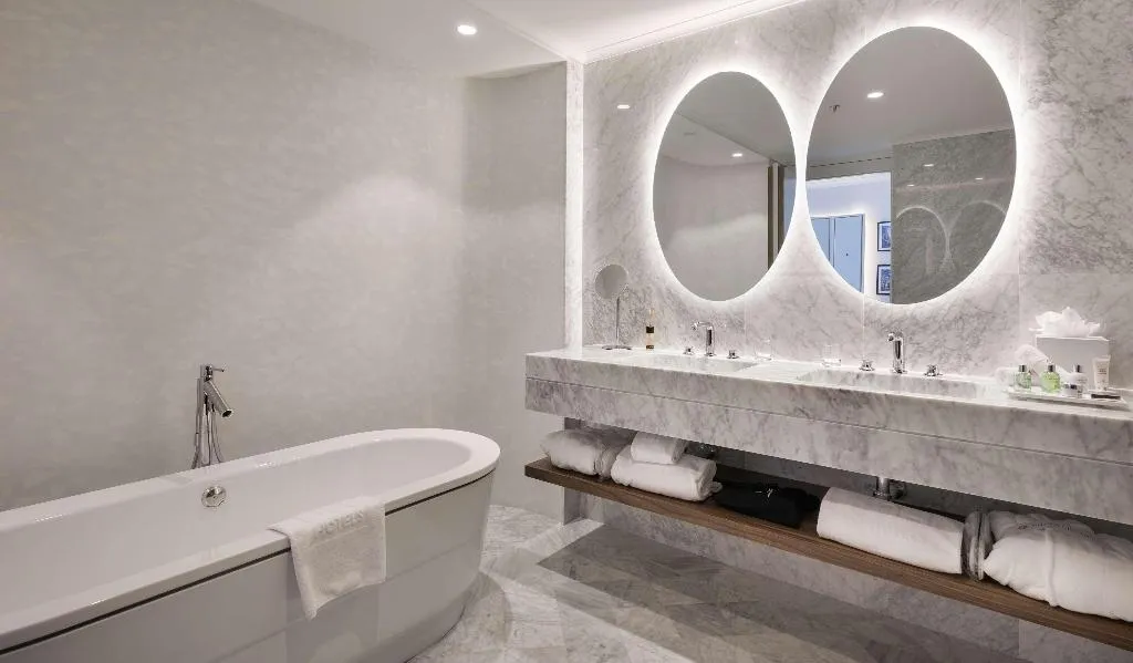 JUNIOR SUITE WITH TERRACE Room, NH Collection Madrid Eurobuilding, Madrid