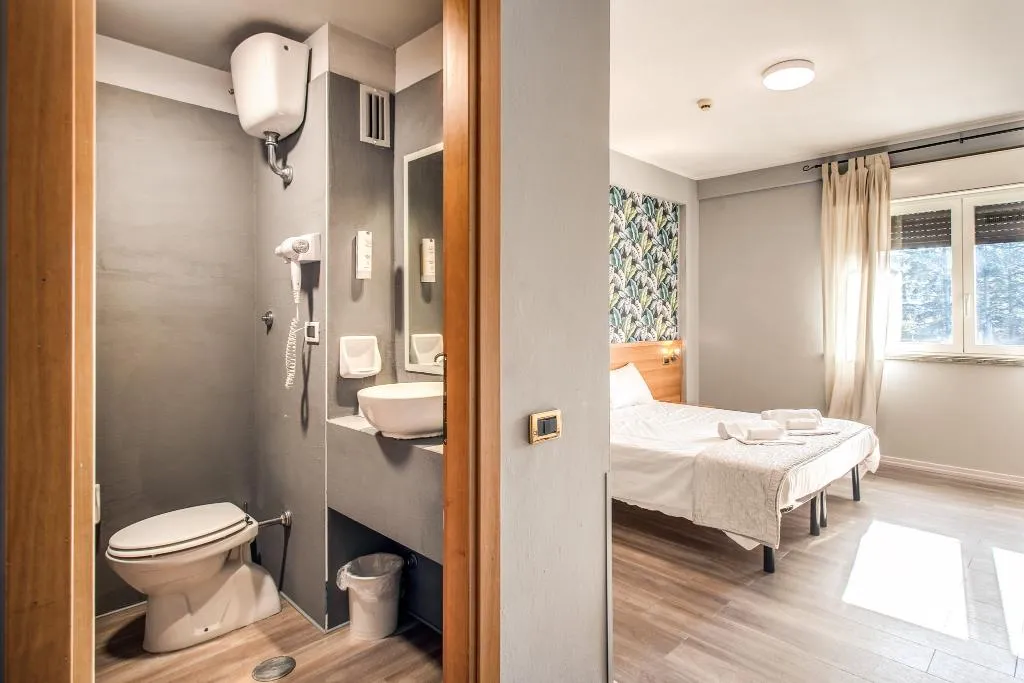 SINGLE STANDARD Room, Scheppers Hotel, Rome
