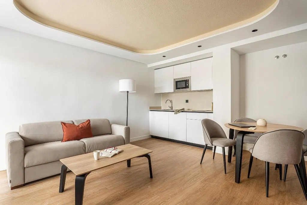 APARTMENT ONE BEDROOM Room, B48 Valencia Feria, Valencia