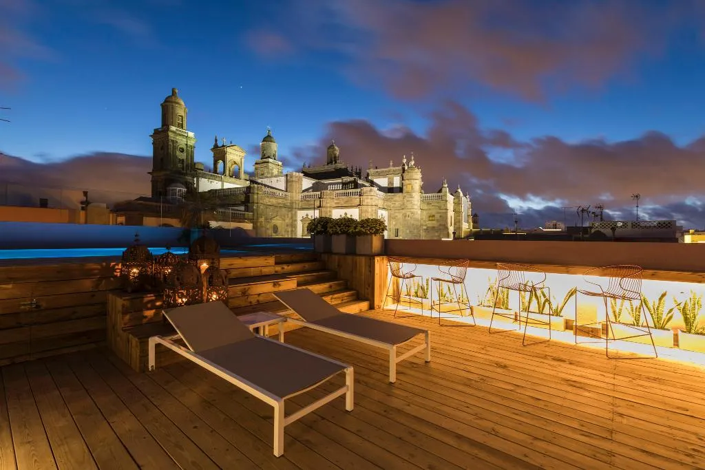 Terrace, VEINTIUNO Emblematic Hotels by Airnest, Gran Canaria