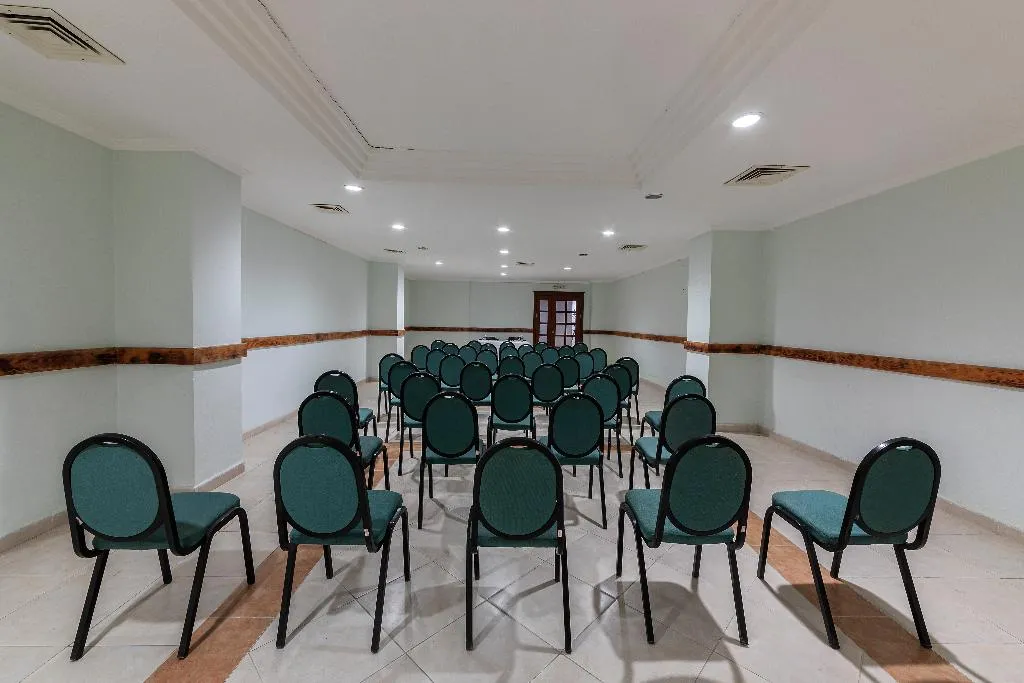 Conferences, Kayamaris, Dalaman