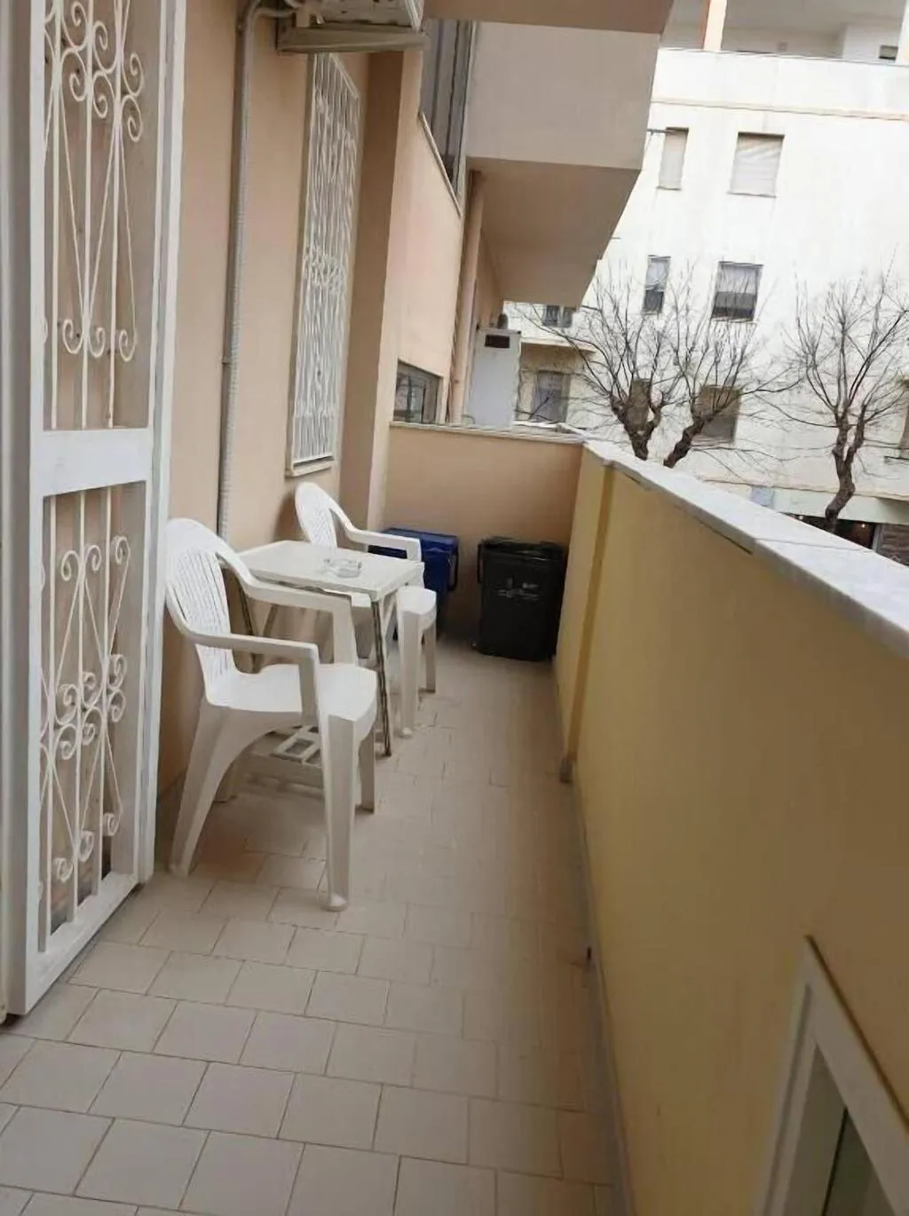 Room, Elisart, Alghero