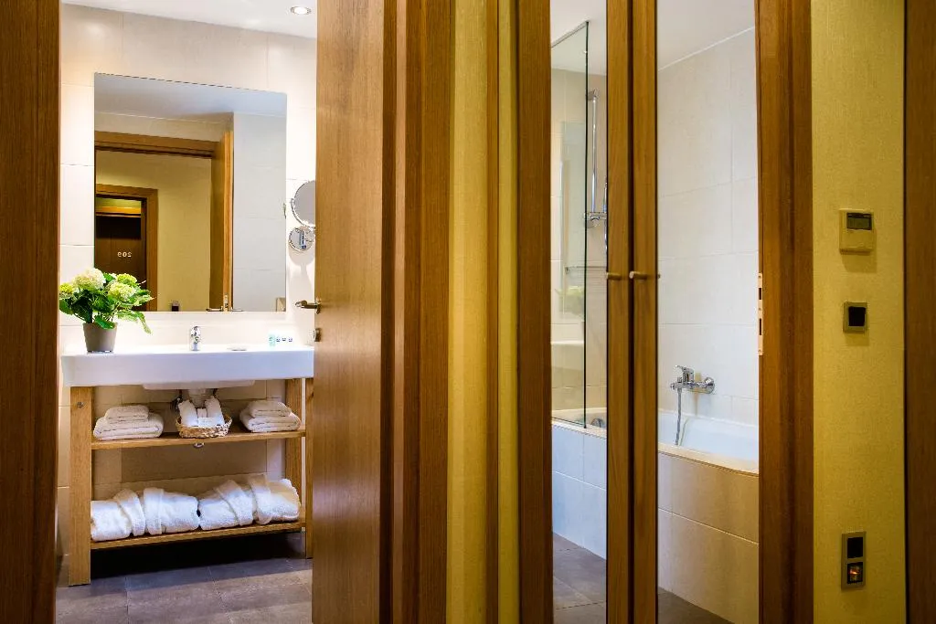 DOUBLE STANDARD Room, The Athens Gate, Athens