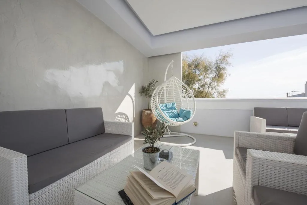 Lobby, Blue Waves, Santorini