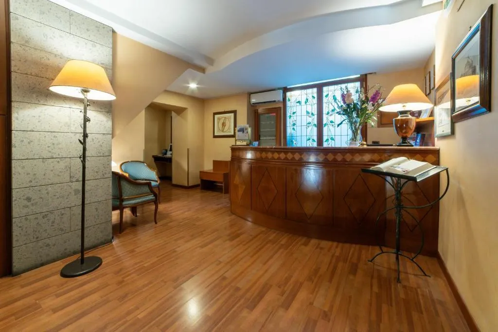 Lobby, Massimo Plaza, Palermo