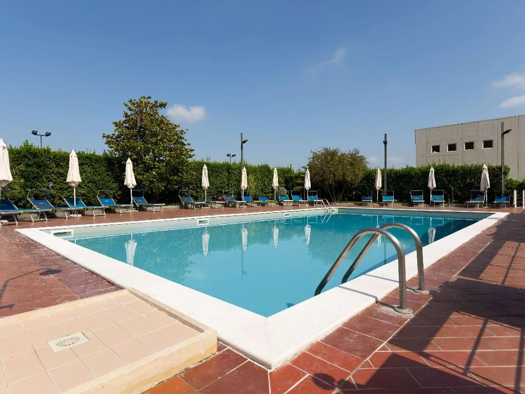 Pool, Novotel Caserta Sud, Naples