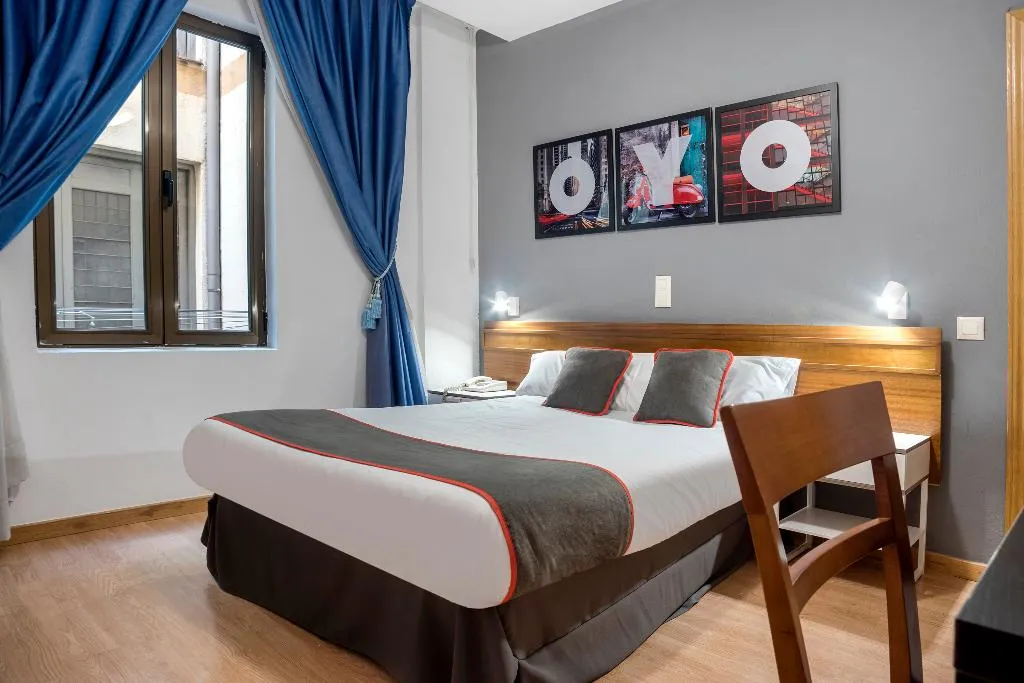 DOUBLE DELUXE Room, Hostal Felipe V, Madrid