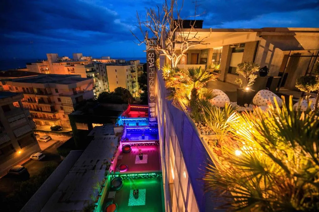 Terrace, UNA Hotel One Spa&Wellness, Catania