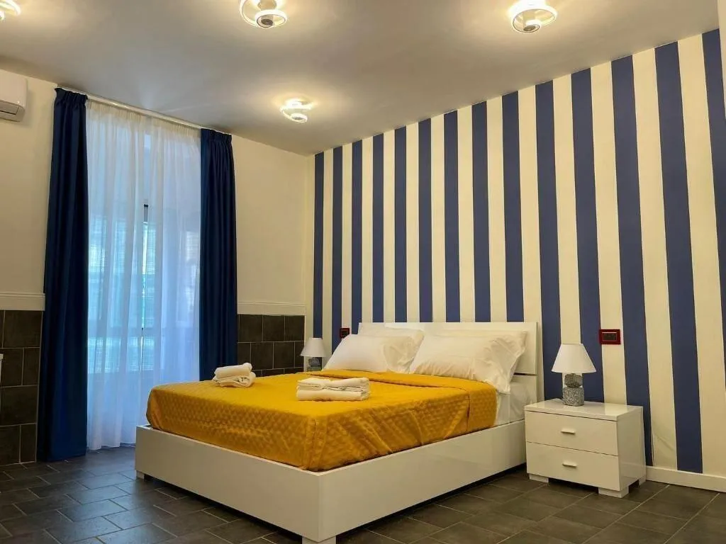 Room, Yacht Club Angioino, Naples