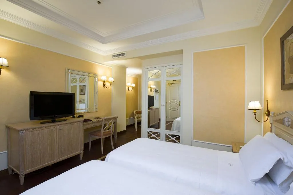 DOUBLE SUPERIOR Room, Palazzo Alabardieri, Naples