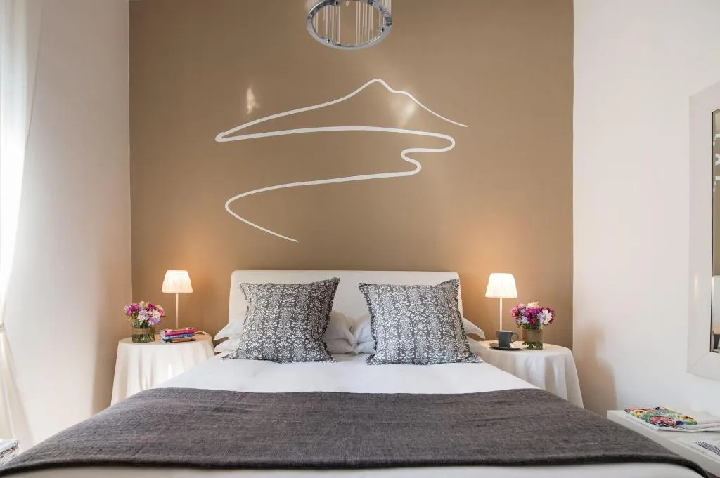 Room, La Maison Des Tout Le Monde, Naples