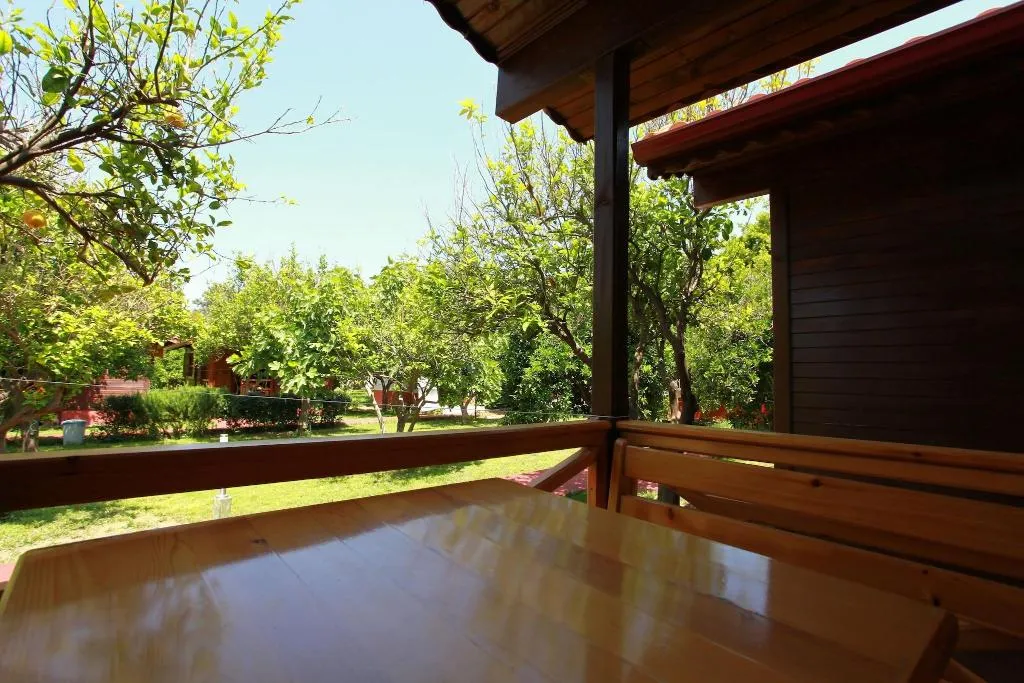 BUNGALOW QUEEN SIZE BED Room, Baris Pension & Bungalows, Antalya