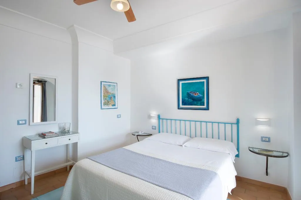 DOUBLE DELUXE SEA VIEW Room, Maresca Hotel Praiano, Naples