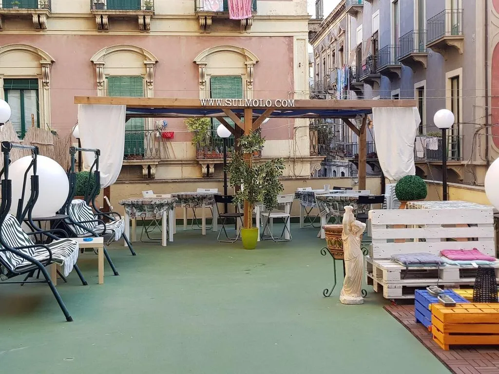 Lobby, Sul Molo, Catania