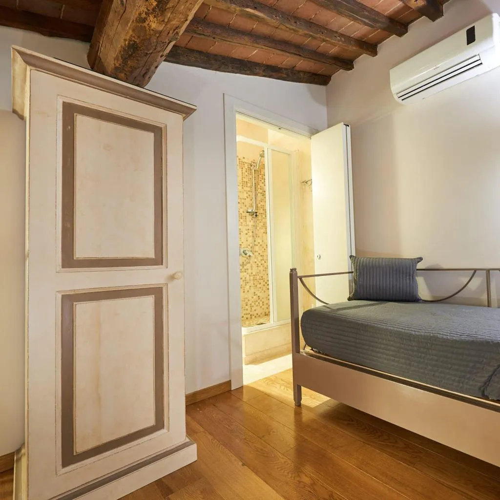 Room, B&B Le Stanze Del Duomo, Florence