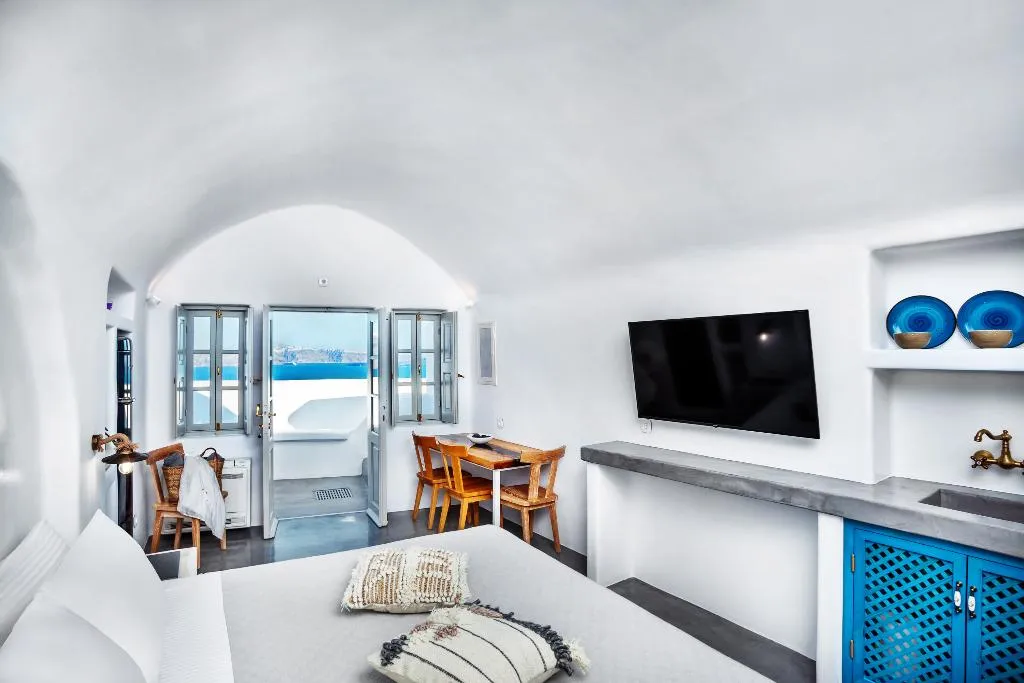 General view, Diamond Luxury Suites, Santorini