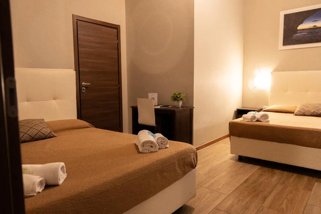 TRIPLE STANDARD Room, Hotel Golden Milano, Milan