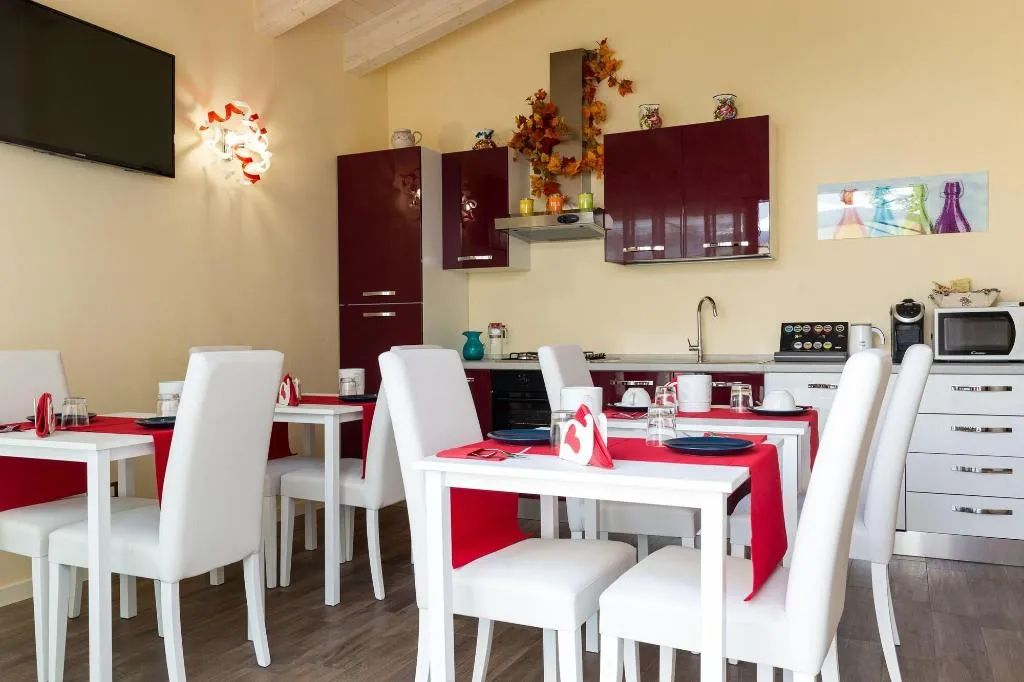 Sports and Entertainment, Villa Erica & Villa Erica 1, Venice