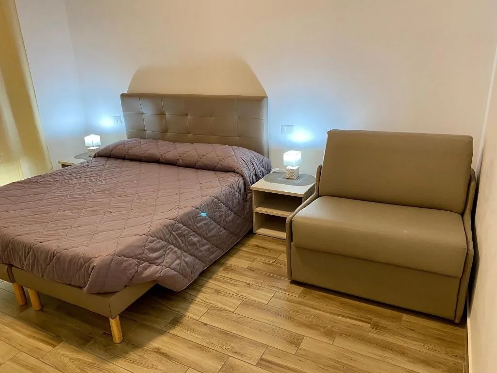 Room, Beb Caruso, Naples