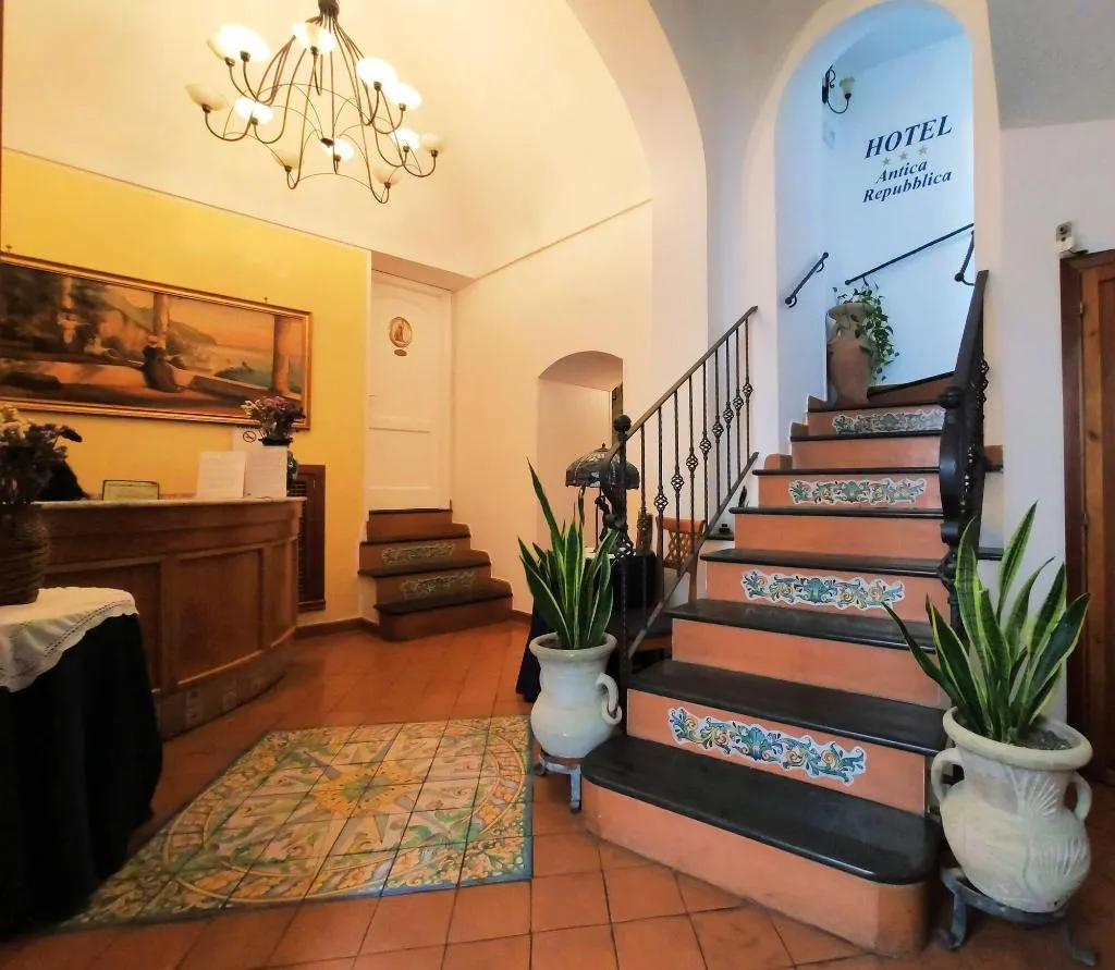 Lobby, Hotel Antica Repubblica, Naples