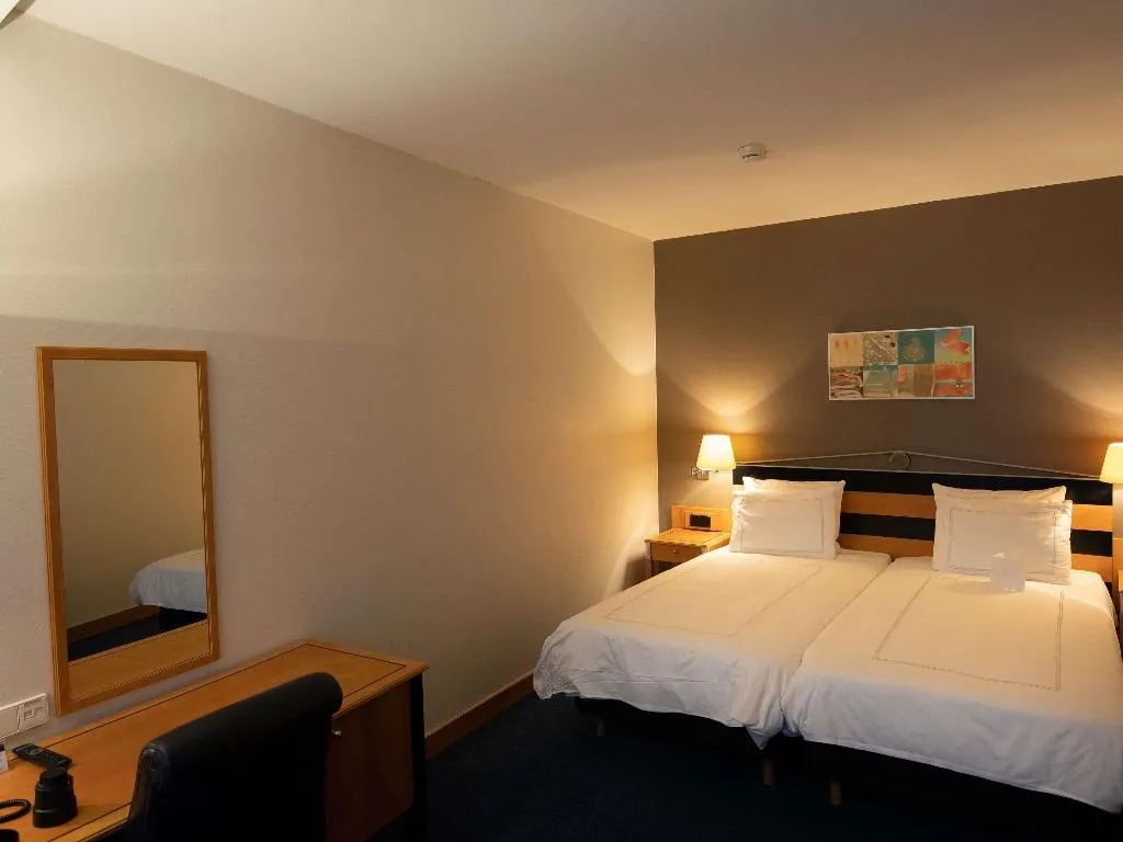TWIN CLASSIC Room, Swissotel Amsterdam, Amsterdam