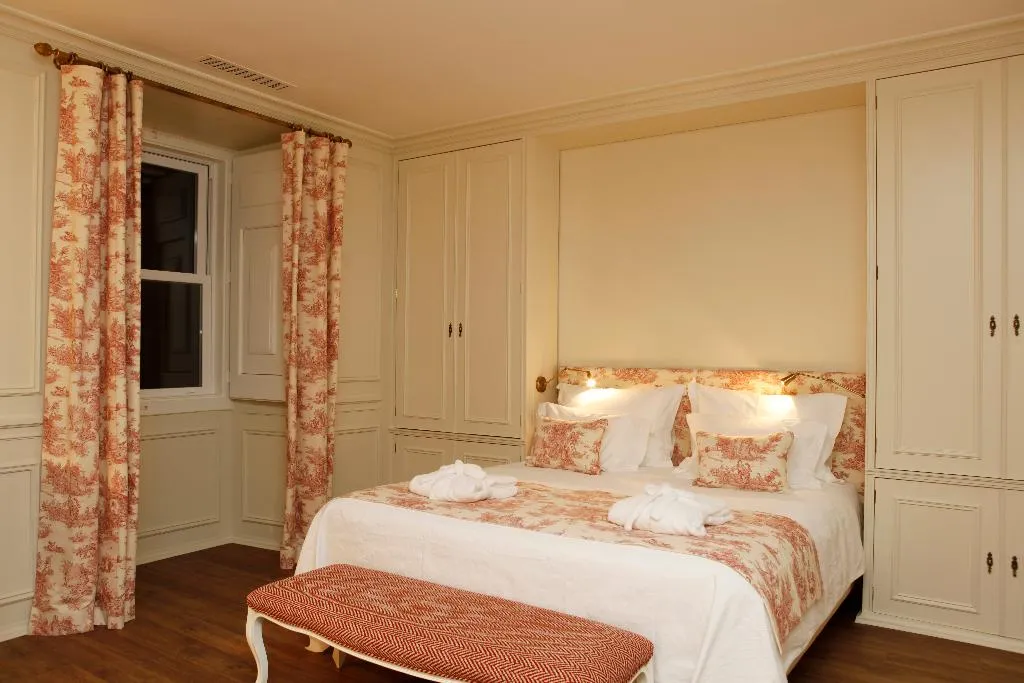 JUNIOR SUITE STANDARD Room, Casa Palmela - Small Luxury Hotels & Villas, Lisbon