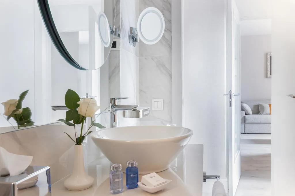 APARTMENT TWO BEDROOMS Room, Suites Center Barcelona, Barcelona