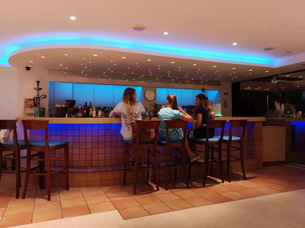 Bar, Elmi Suites Beach Hotel, Crete