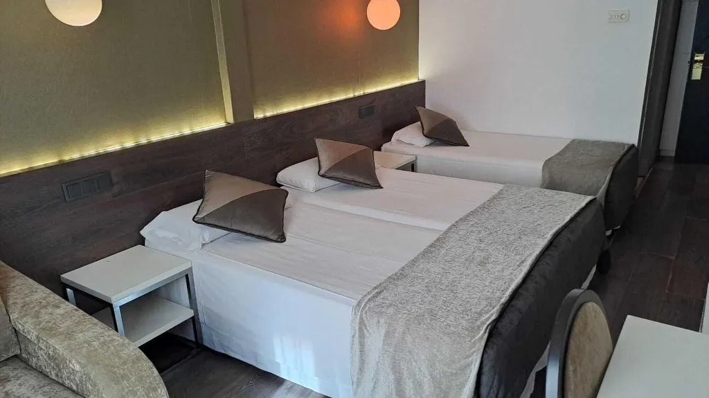 Room, Moderno, Barcelona
